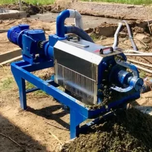 Cow dung log making machine